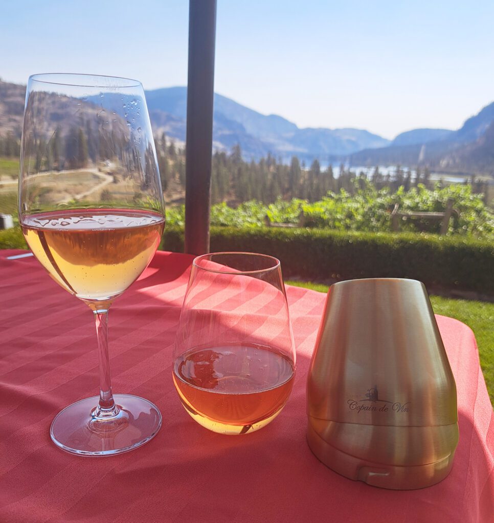VinVoyage Wineglass for the Ultimate Travel Experience