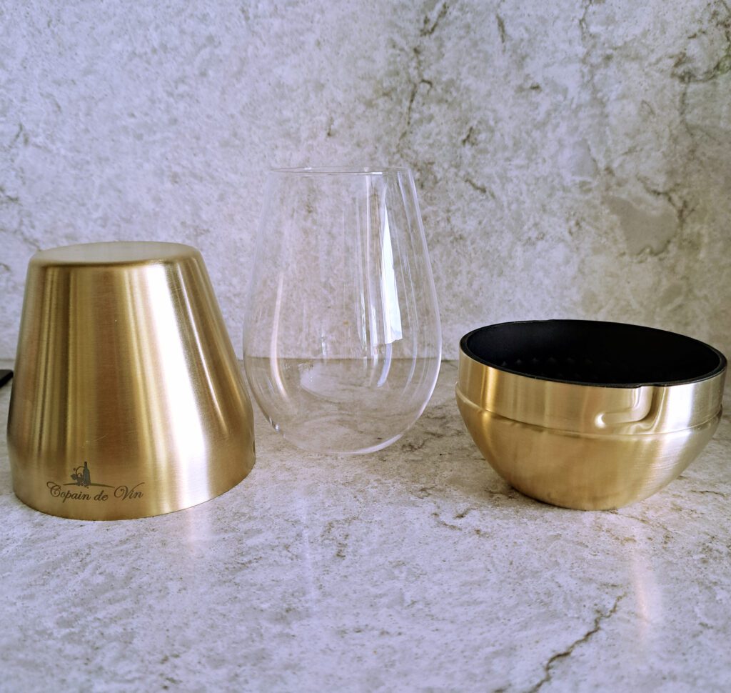 VinVovage Wineglass for the Ultimate Travel Experience
